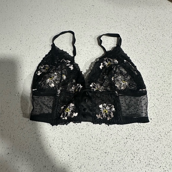 Victoria’s Secret Black Daisy Lace Bralette Size Small DD - Picture 2 of 4